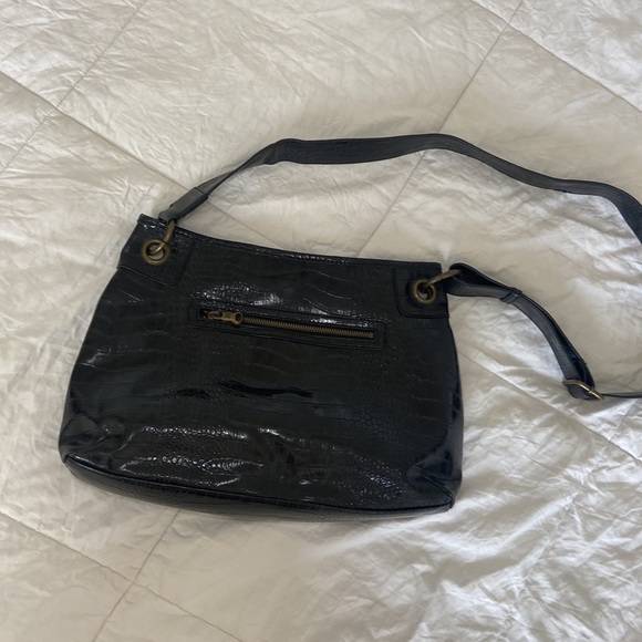 SIMPLY VERA VERA WANG - BLACK CROC EMBOSSED CROSSBODY BAG - Picture 6 of 17